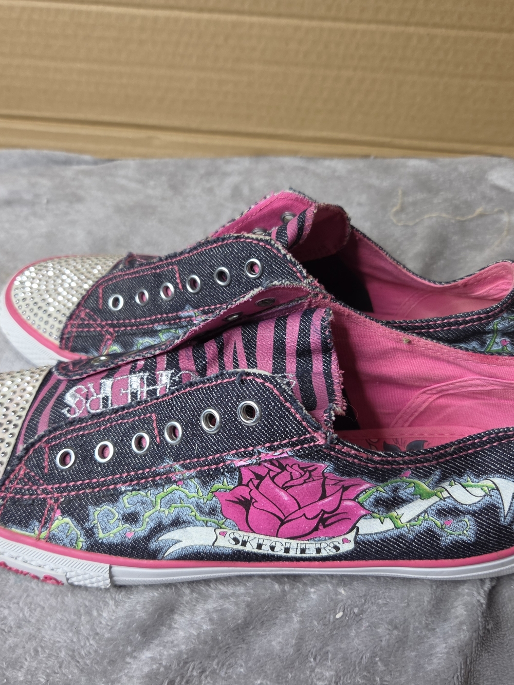 Skechers Twinkle Toes Womens Sneakers Pink Black Striped Canvas Laceless Y2K - Picture 3 of 11